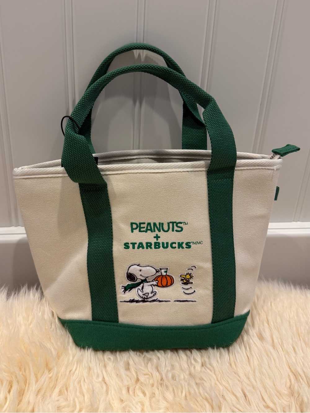 (NWT) Snoopy x Starbucks Tote 2026